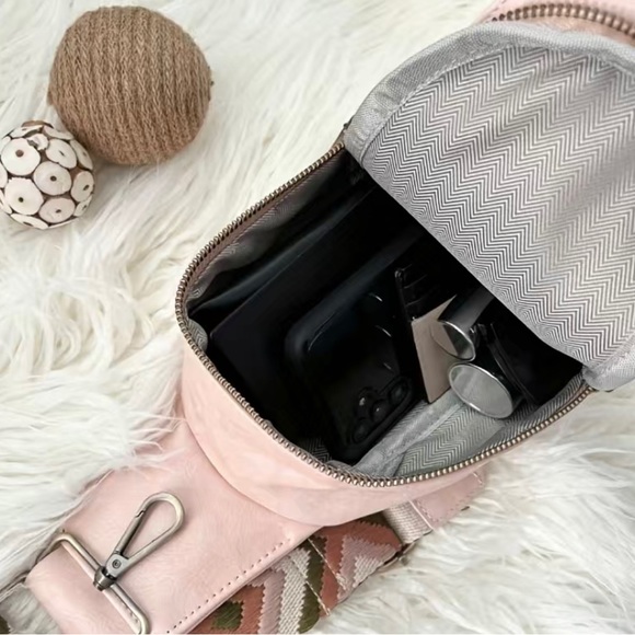 Pink Sling Crossbody Vegan Leather Bag - Picture 3 of 4